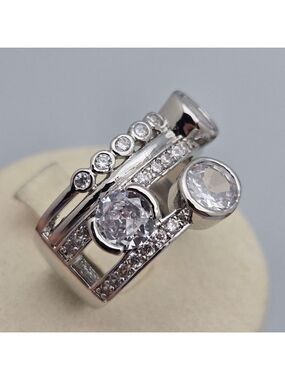 Multi-Stone Diamond Fashion Silver Tone Cocktail Ring Size 8 NWOT